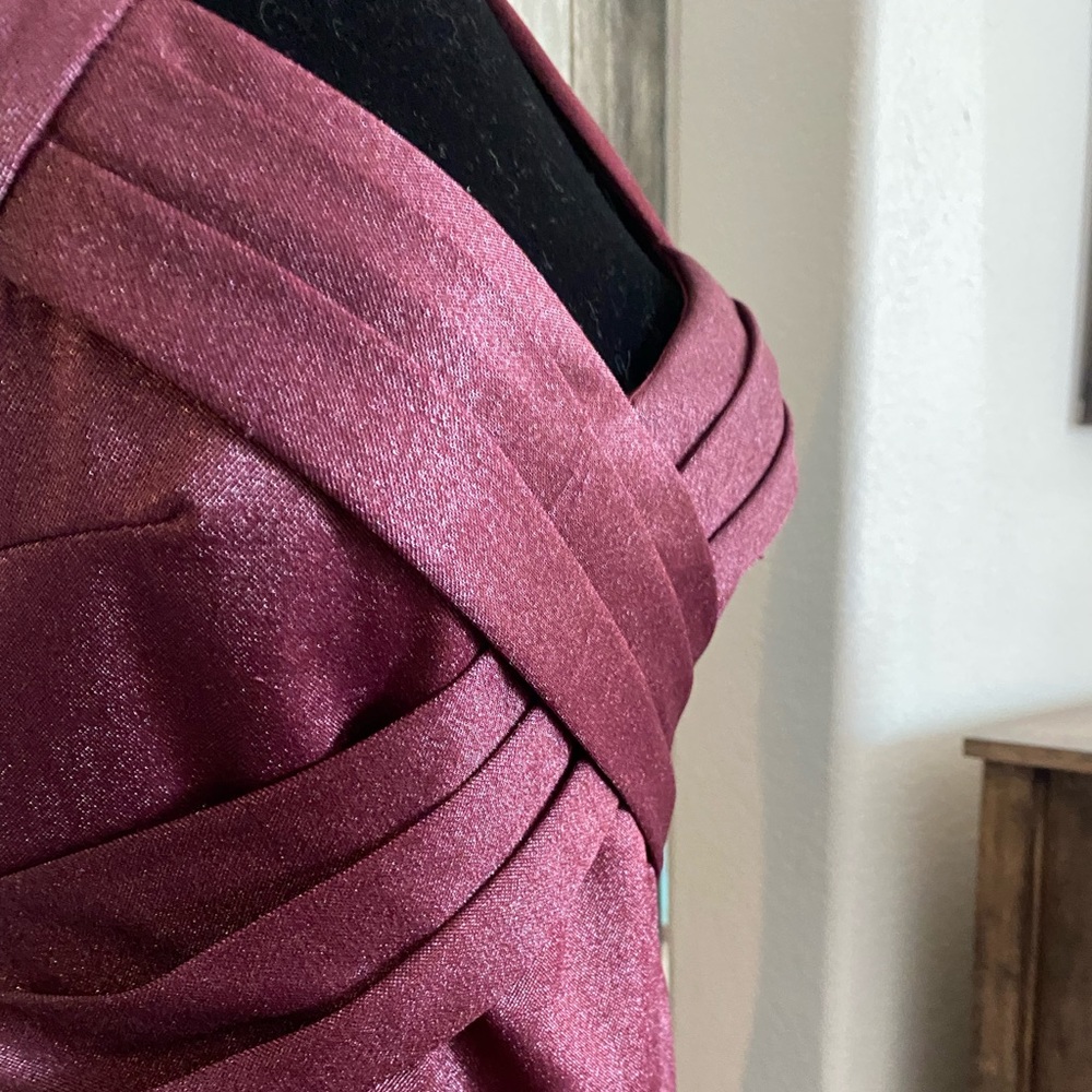 Sparkly burgundy tab strap minidress. Juniors size large. Fits like a medium